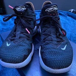 Lebron XVI LOW